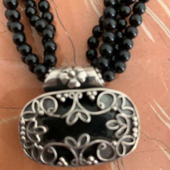 💕Necklace in Beautiful Sterling Silver Black Onyx - Picture 3 of 9